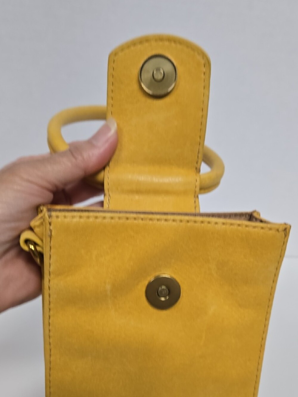 Hobo Yellow Leather Crossbody Phone Bag GUC 5"x7.25"x1.5" - Picture 7 of 10